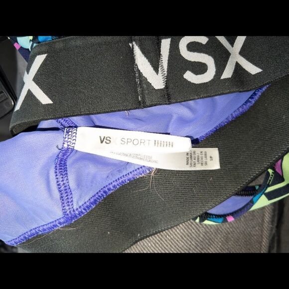 Victoria’s Secret VSX Neon Geometric Print Sports Bra Size Small - Picture 3 of 5